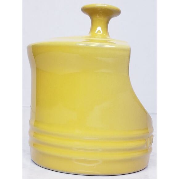 LE CREUSET Stoneware Salt Crock Yellow 10 oz./ 0.3L *Minor Imperfection* - Picture 4 of 11